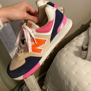 PINK AND ORANGE NEW BALANCE 540s